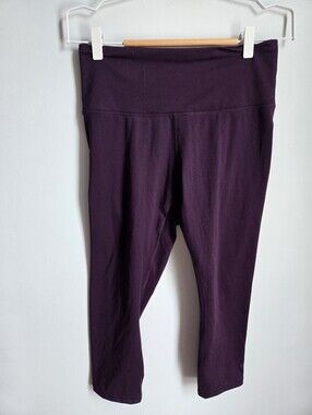 HYBA Deep Plum High-Waist Leggings – 3/4 Length